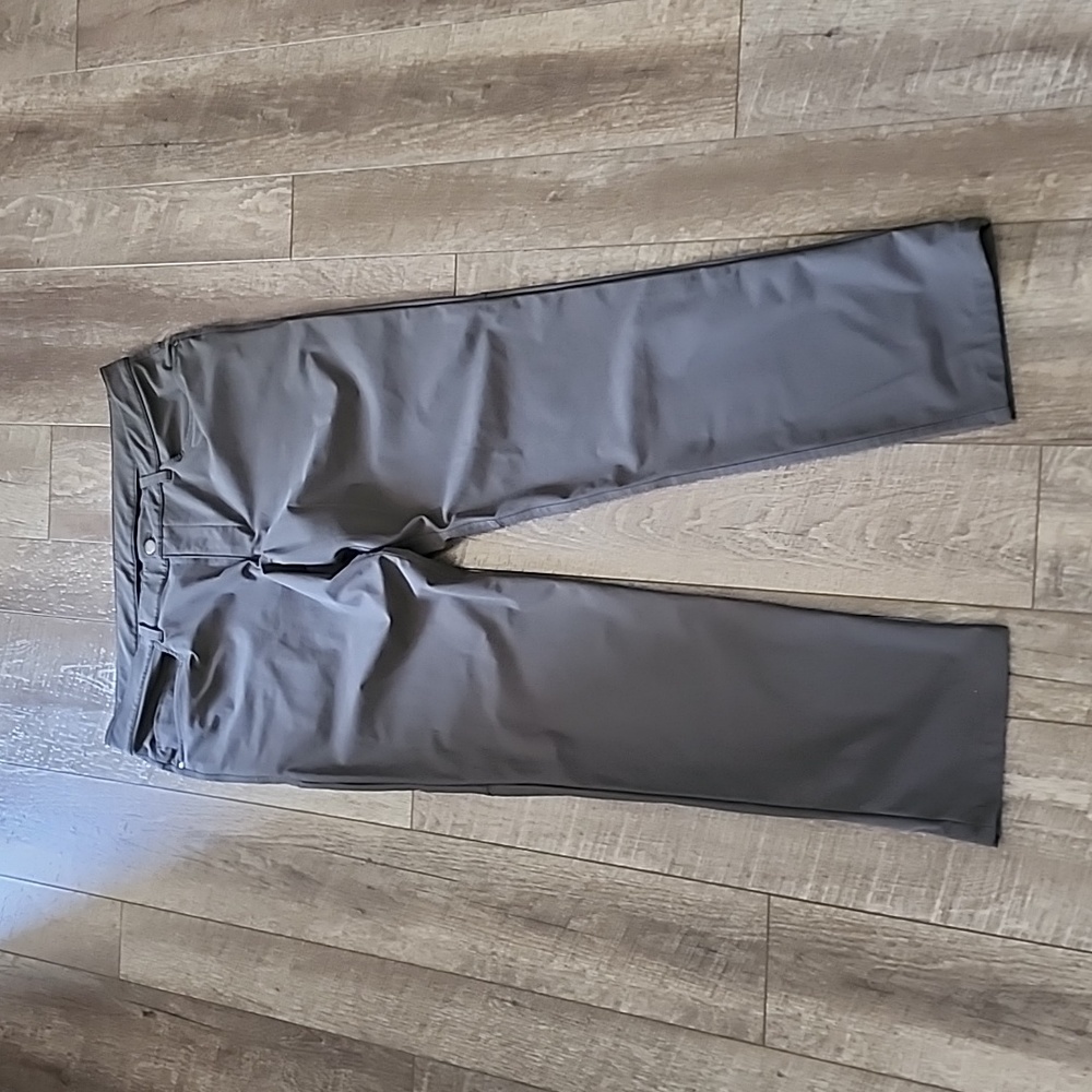 EUC lululemon ABC Pant Classic 34" inseam in Stoney